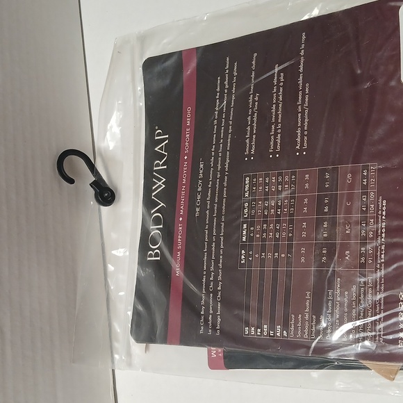 Shapewear The Chic Boy short new size small Tan nwt - Picture 3 of 5